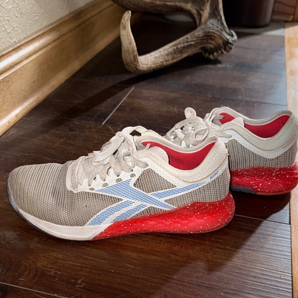 Reebok Athletic Shoes in Tan and Red - Picture 4 of 6